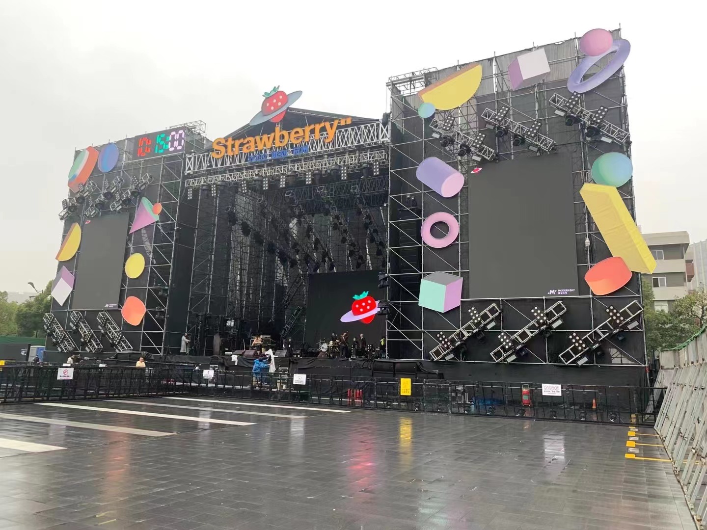 演出舞臺(tái)燈光租賃設(shè)備有沒(méi)必要租，哪家好？