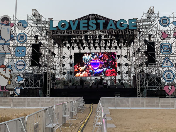 帶你參觀草莓音樂節舞臺搭建全過程