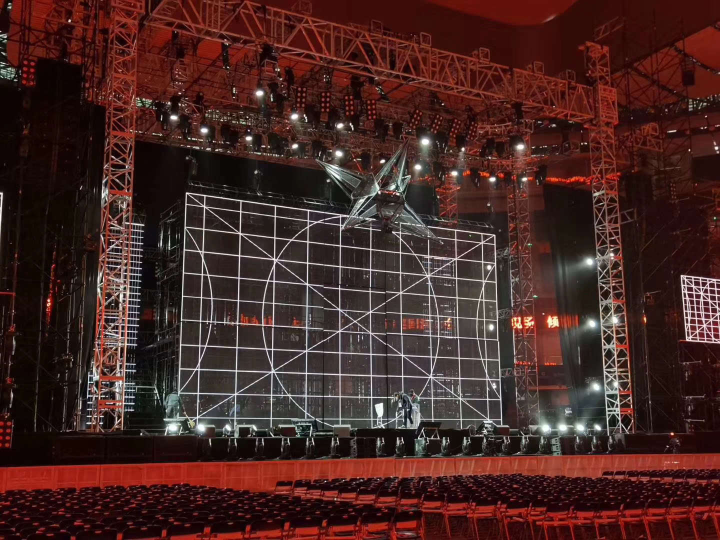 如何縮減舞臺(tái)設(shè)備租賃成本？