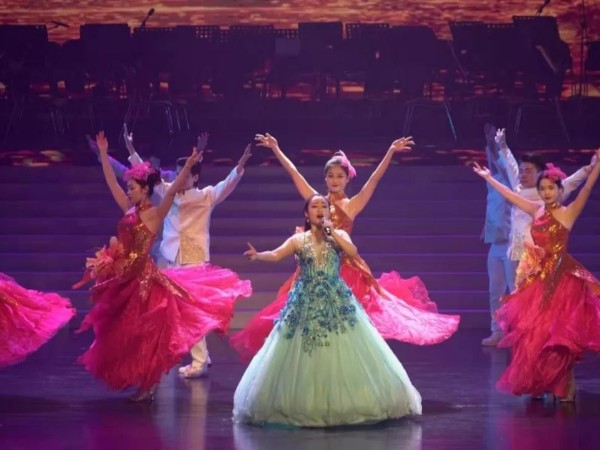 正確方法才能租到好的元旦舞臺燈光租賃設備