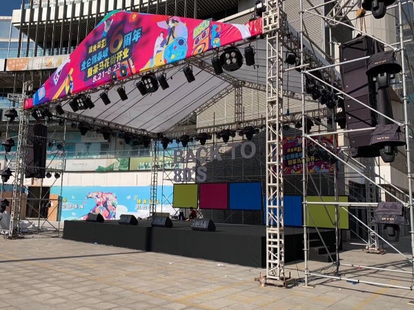 銀泰城6周年慶舞臺燈光租賃搭建案例