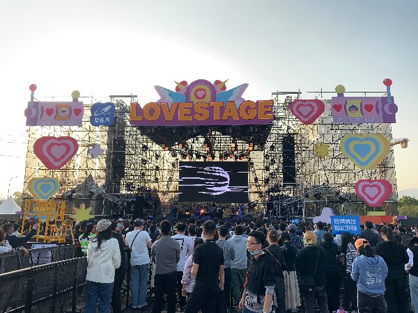 2020年杭州草莓音樂節舞臺燈光設備租賃成功案例