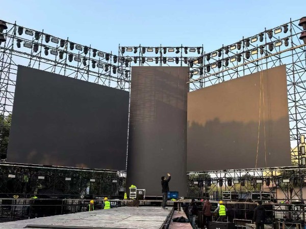 鑫禾舞美專業(yè)設(shè)備租賃+高效搭建，助