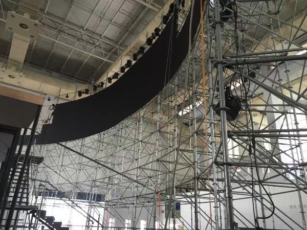 鑫禾舞美分享幾個挑選合適價位LED租賃屏的小技巧