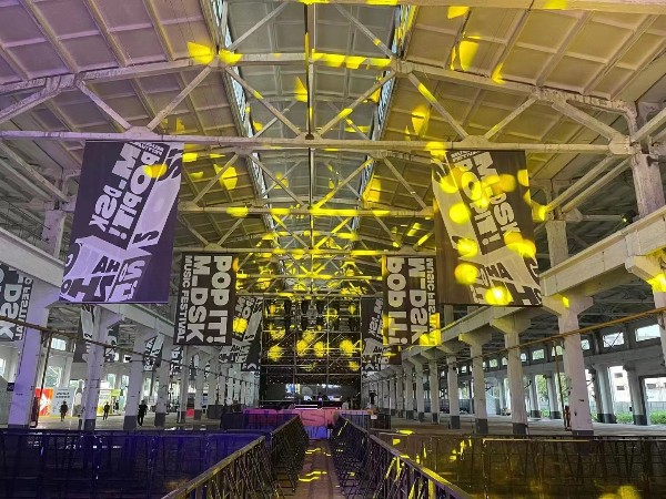 體驗到的舞臺燈光租賃設(shè)備效果如何與何因素有關(guān)？