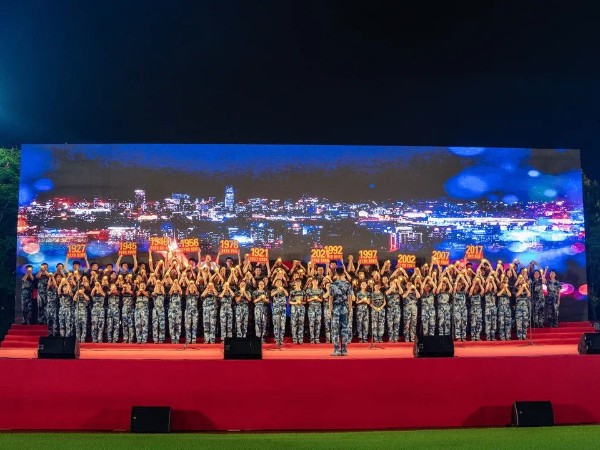 工程學(xué)院2021級(jí)新生紅歌大賽寧波舞臺(tái)租賃成功案例