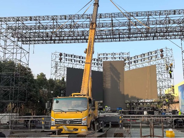 舞臺之王鑫禾舞美鑄造高光時刻