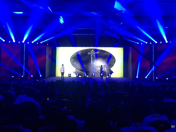 選擇好的晚會舞臺設備租用需要什么