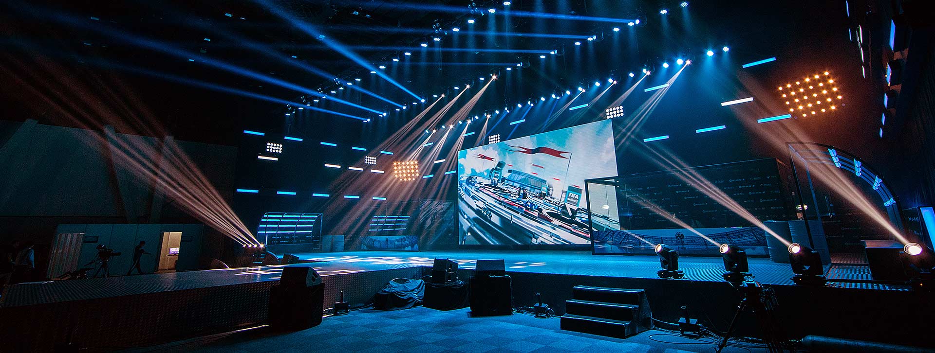 寧波鎮海區第15屆運動會開幕式舞臺搭建服務案例