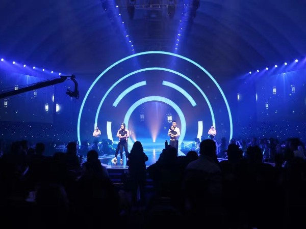 選擇杭州舞臺燈光租賃供應商應注意的情況