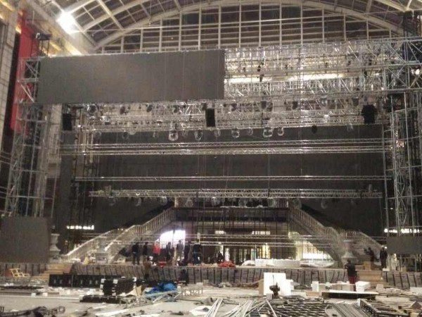 演出搭建舞臺費用